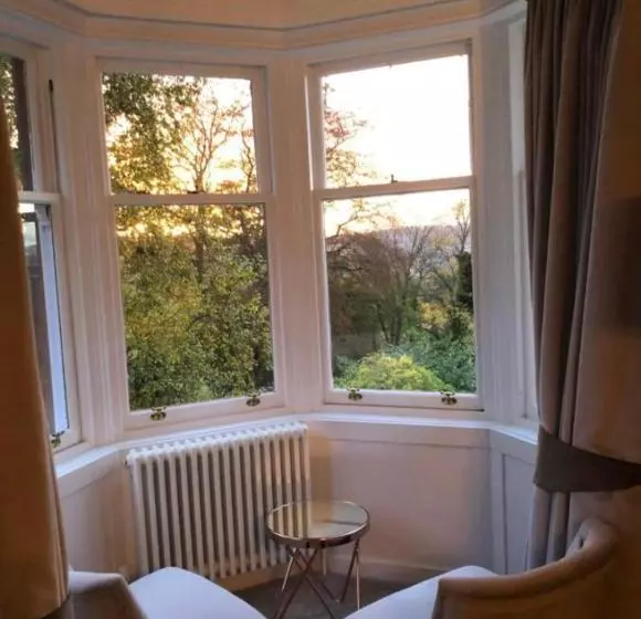 ペンション Woodcroft House