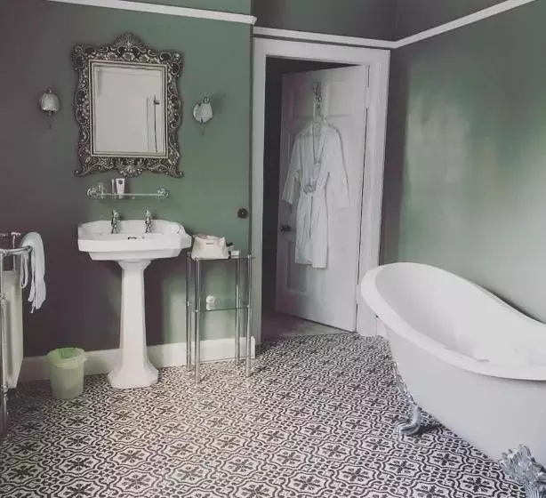 ペンション Woodcroft House