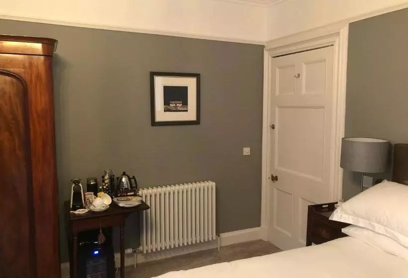 ペンション Woodcroft House