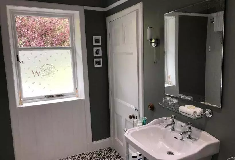 ペンション Woodcroft House