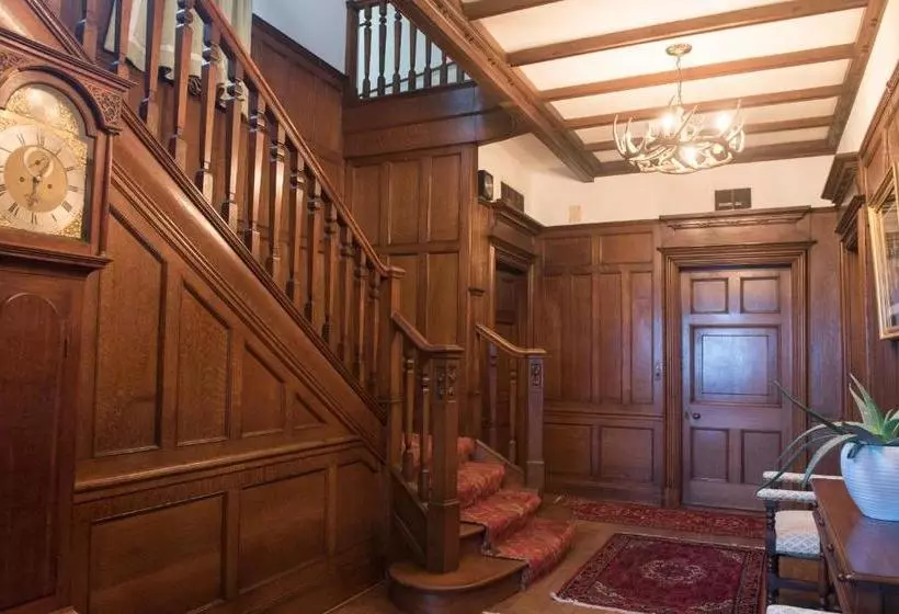 ペンション Woodcroft House