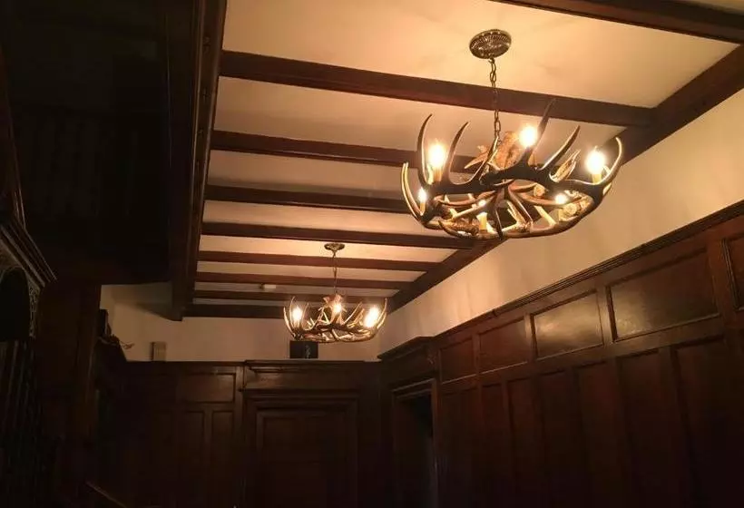 ペンション Woodcroft House