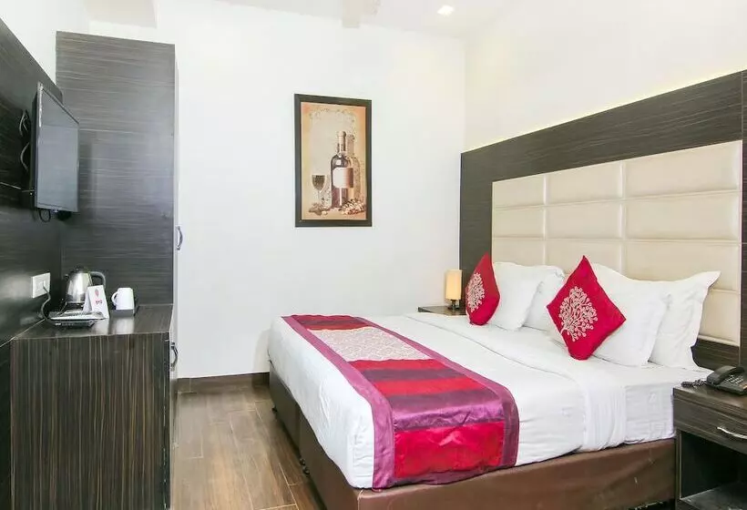 Fabhotel Solitaire Inn