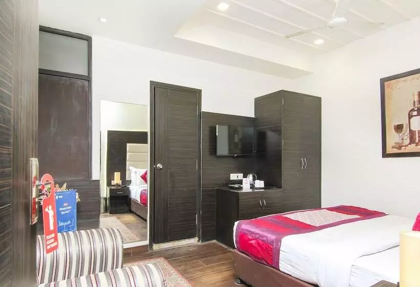 Fabhotel Solitaire Inn