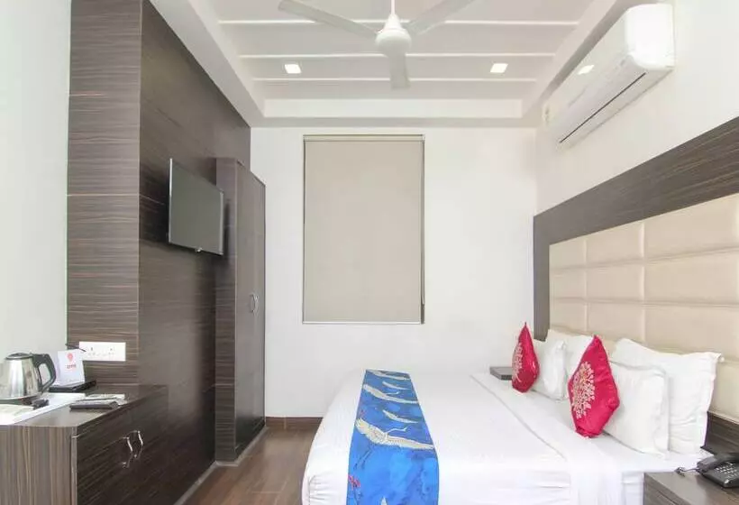 Fabhotel Solitaire Inn