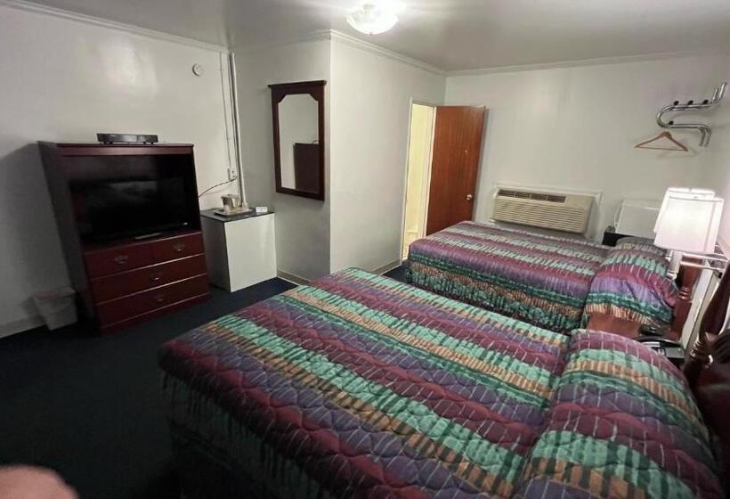 호텔 Four Oaks Lodging