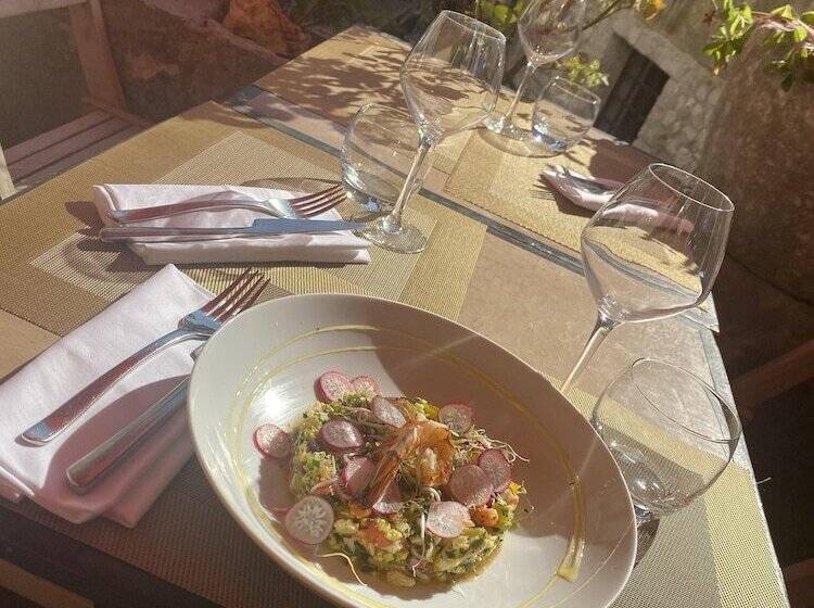 هتل Hostellerie De La Fontaine