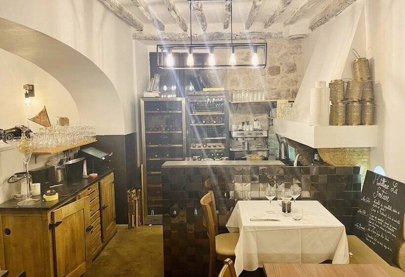 هتل Hostellerie De La Fontaine