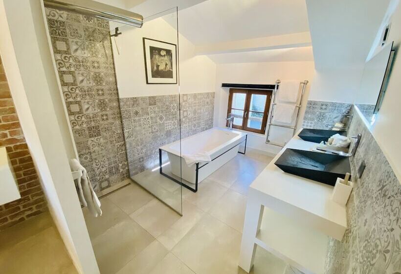 هتل Hostellerie De La Fontaine