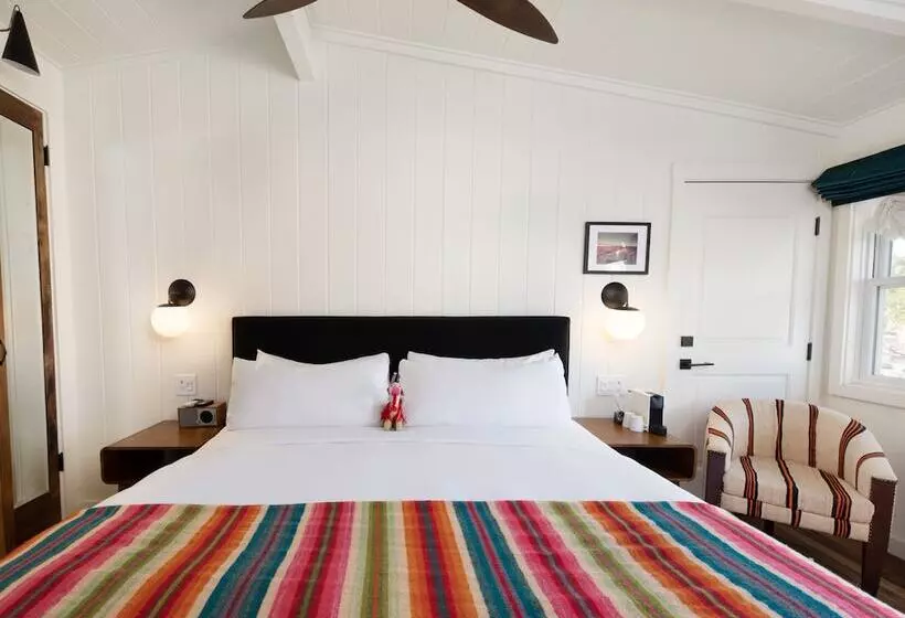 Hotelli Skyview Los Alamos  21 & Over Pool