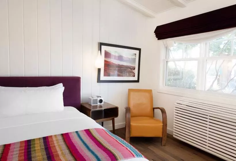 Hotelli Skyview Los Alamos  21 & Over Pool