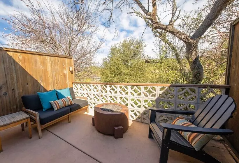 Hotelli Skyview Los Alamos  21 & Over Pool