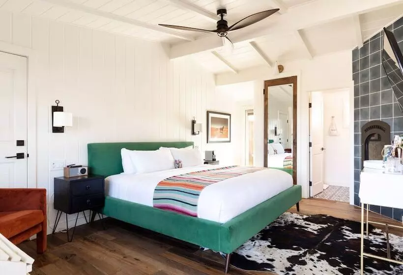 Hotelli Skyview Los Alamos  21 & Over Pool