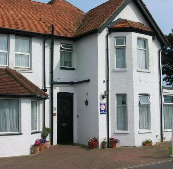 Majatalo Avon Manor Guest House