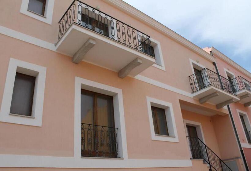 Ahr Leonis Residence La Maddalena