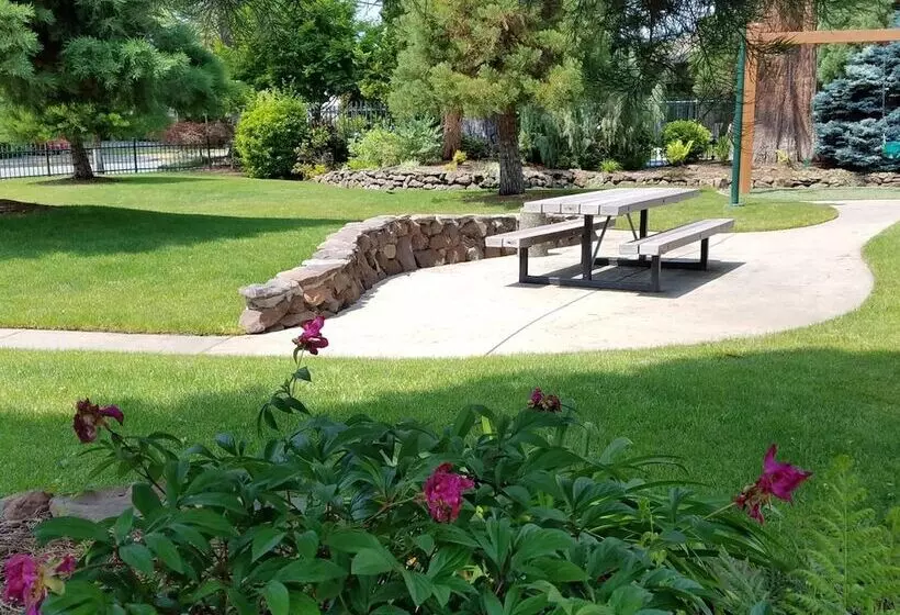 Motelli Redwood Hyperion Suites