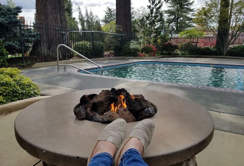 Motel Redwood Hyperion Suites