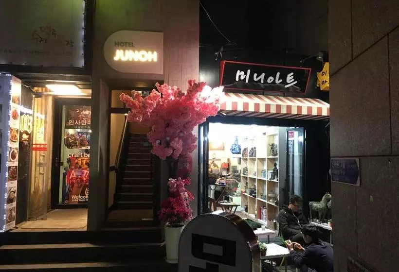 Hotelli Jongno Juno