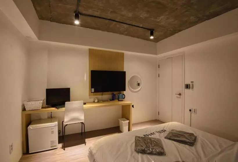 Hotelli Jongno Juno