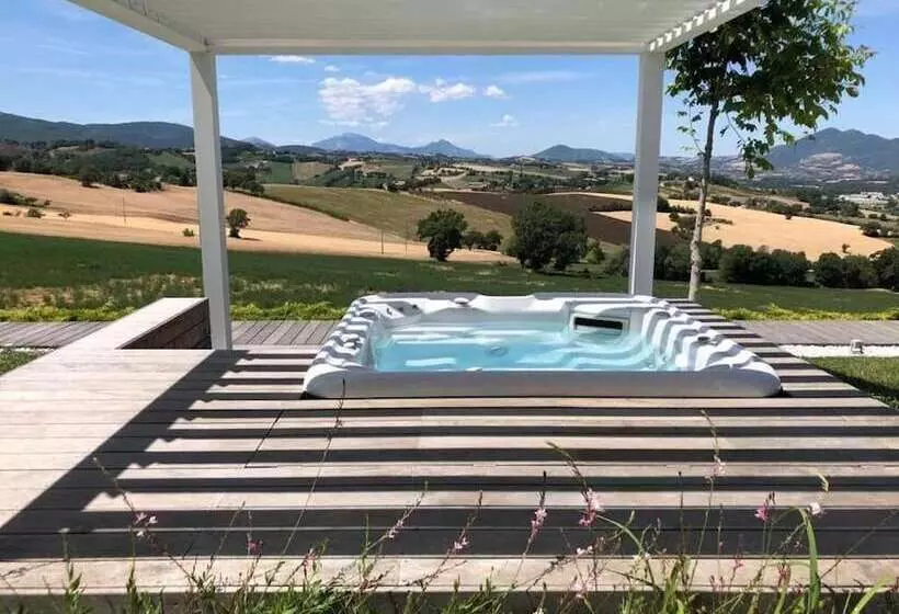 Aamiaismajoitus (B&B) Serre Alte Landscape Luxury Rooms