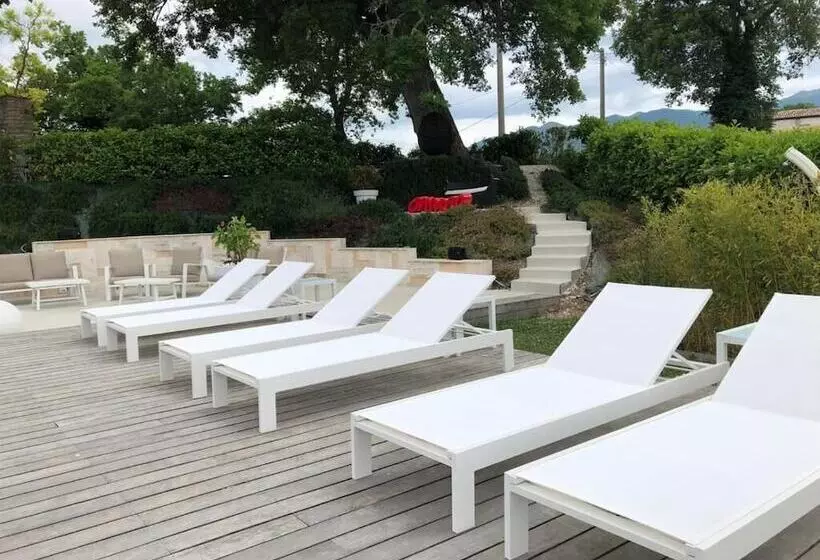 Aamiaismajoitus (B&B) Serre Alte Landscape Luxury Rooms