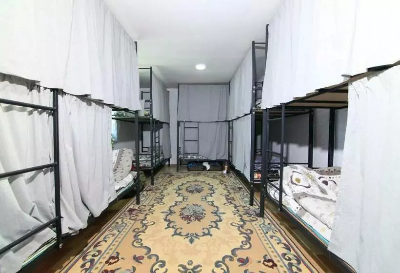 پانسیون Nomads Home