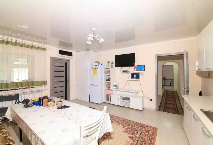 پانسیون Nomads Home