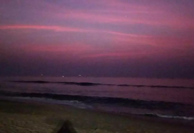 تختخواب و صبحانه Beach View Home Stay