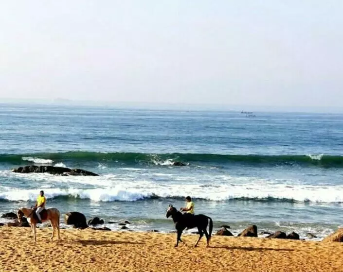 تختخواب و صبحانه Beach View Home Stay