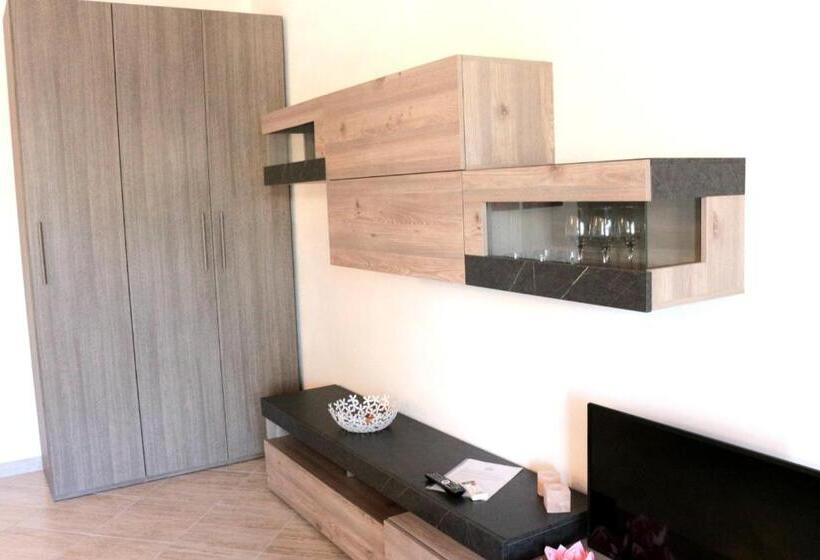 Paradeisos Residence Sas