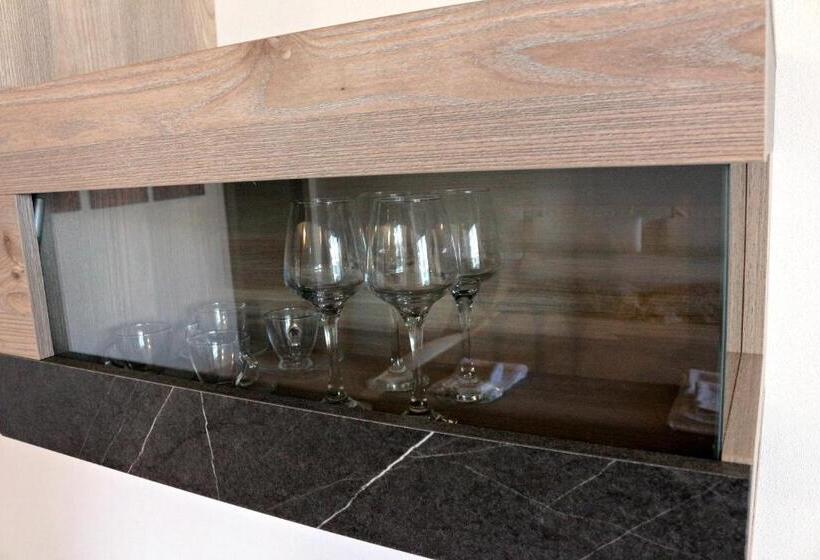 Paradeisos Residence Sas