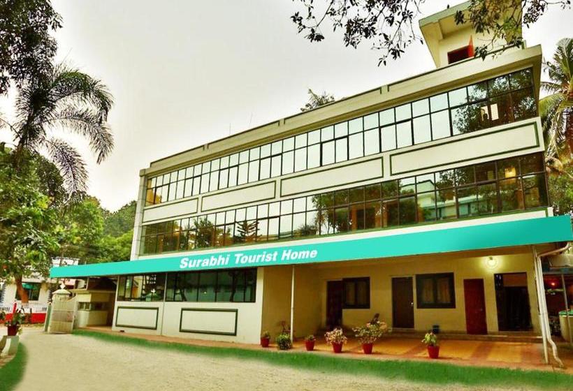 호텔 Surabhi Suites