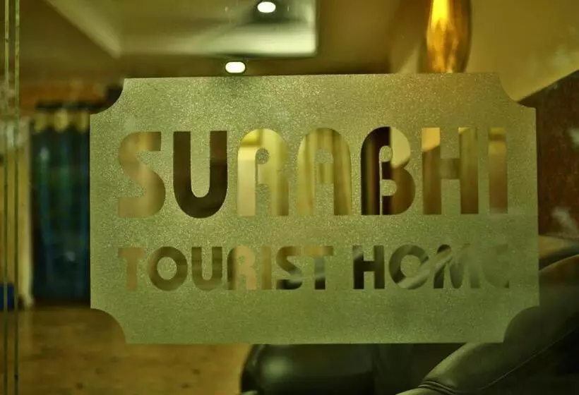 ホテル Surabhi Suites