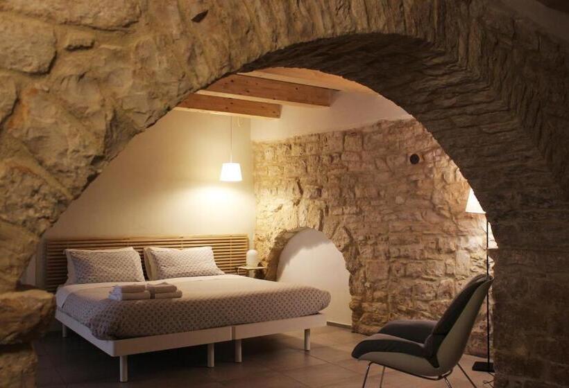 بنسيون Albertario