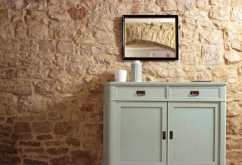 بنسيون Albertario