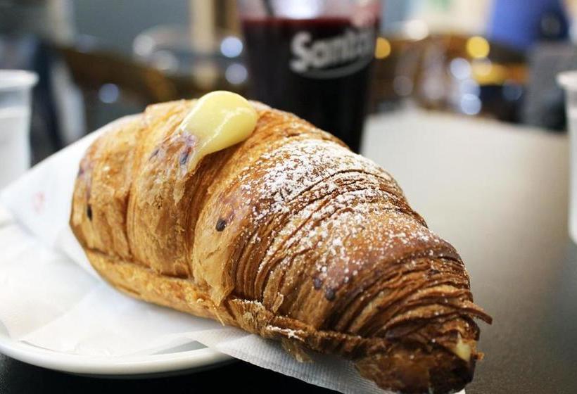 بنسيون Albertario