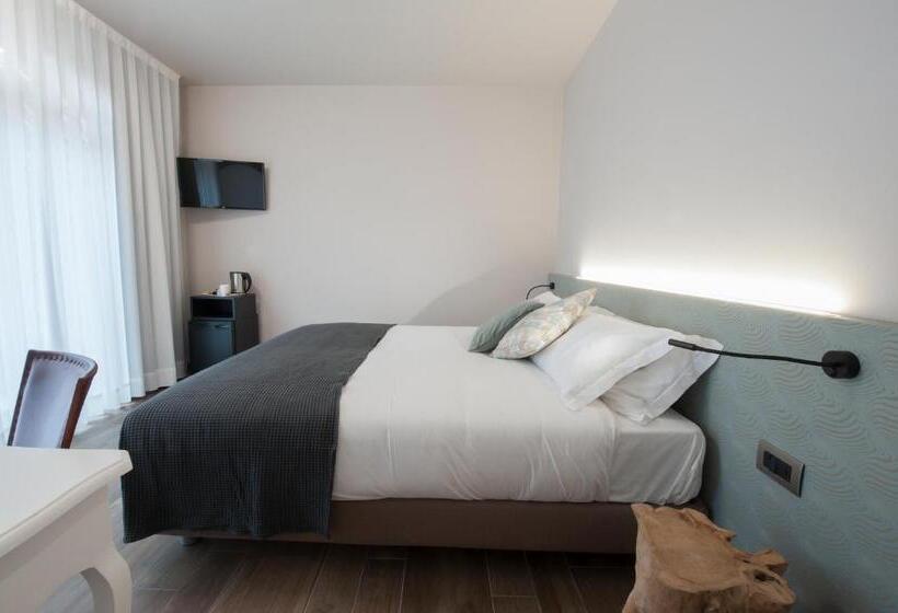 פנסיון Angolo Divino