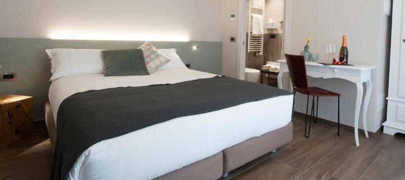 פנסיון Angolo Divino