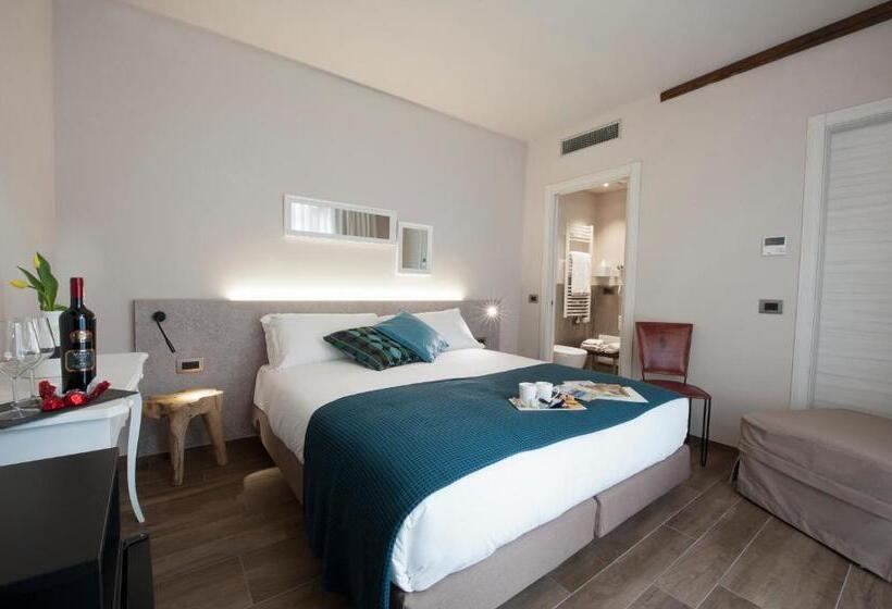 פנסיון Angolo Divino