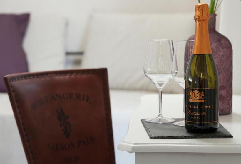 פנסיון Angolo Divino