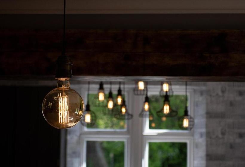 ベッドアンドブレックファースト The Hurt Arms