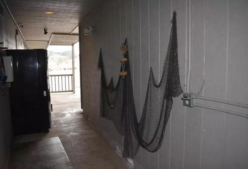 Hotelli Lighthouse Cove Inn