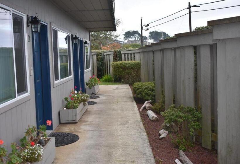 בית מלון כפרי Lighthouse Cove Inn