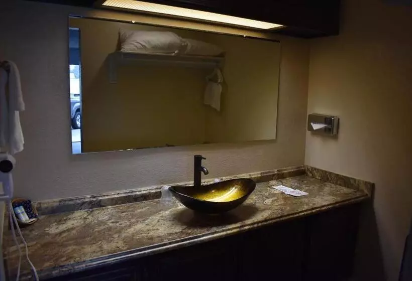 Hotelli Lighthouse Cove Inn