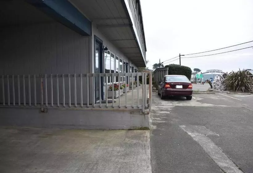 Hotelli Lighthouse Cove Inn