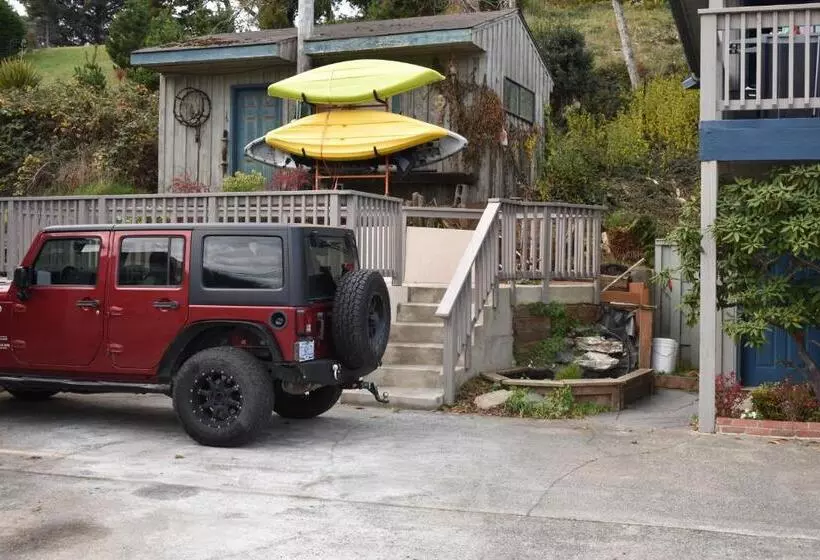 Hotelli Lighthouse Cove Inn