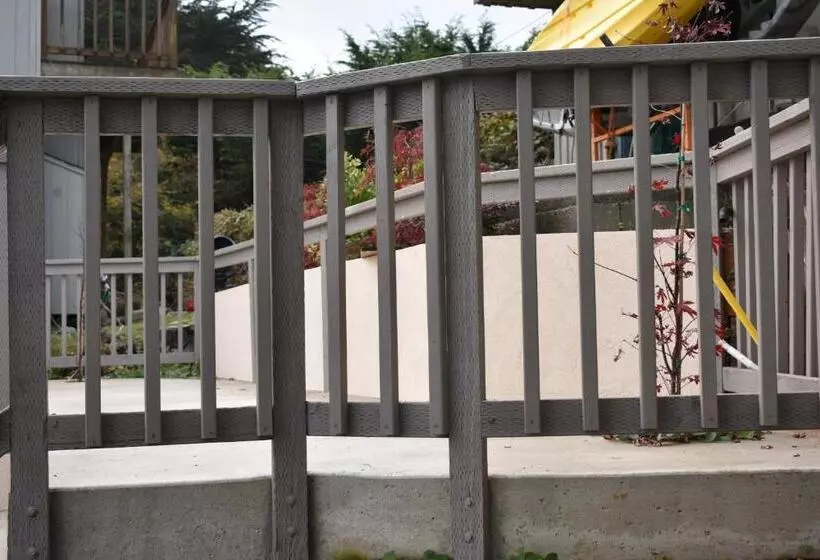 Hotelli Lighthouse Cove Inn