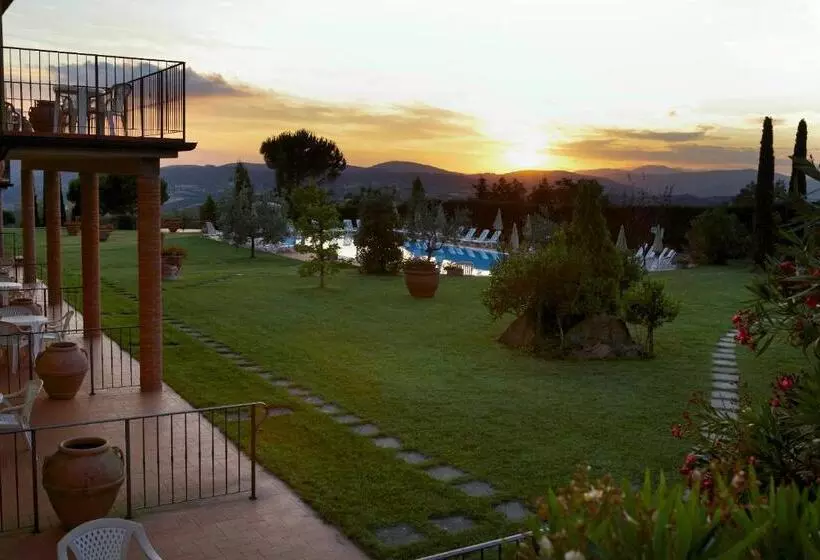 La Piazza Di San Donato