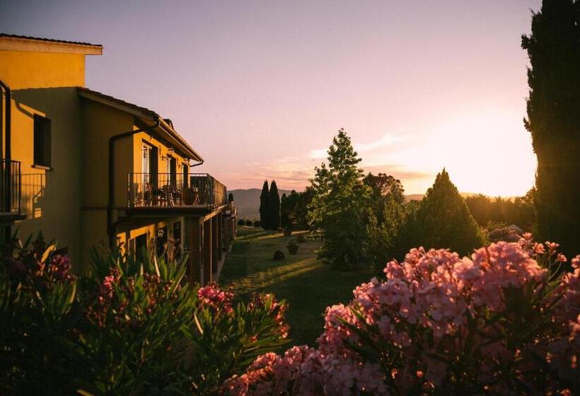 La Piazza Di San Donato