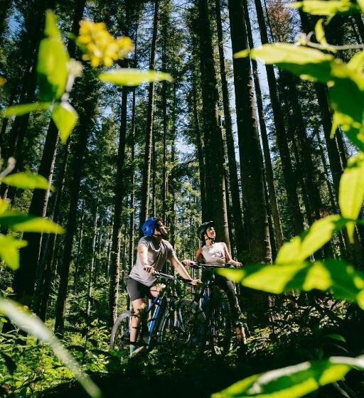 La Piazza Di San Donato